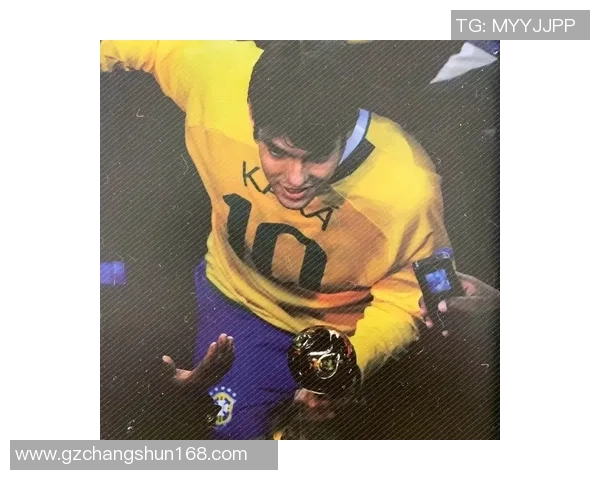 足球场上的风采:帅气球星头像汇集,展现足坛英姿与魅力