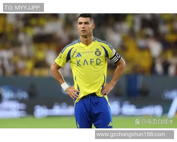 足球球星辣眼穿搭曝光 引发热议网友纷纷吐槽时尚品味不合格